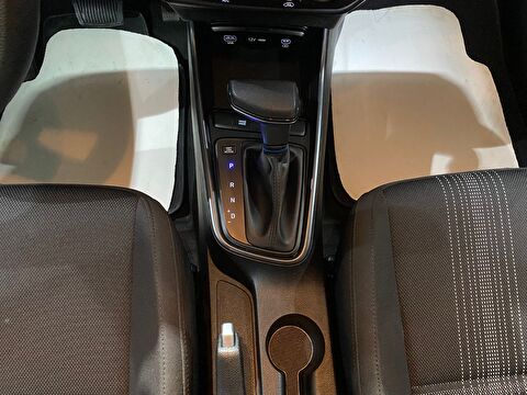 2024 Benzin Otomatik Hyundai i20 Beyaz Gürel Tasarım Aksesuar Otomotiv San. Tic. Ltd. Şti.