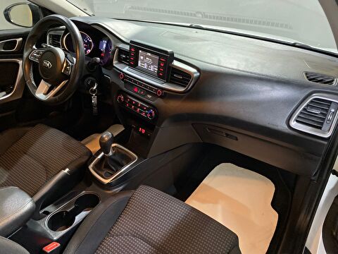 2019 Benzin Manuel Kia Cee'd Beyaz Gürel Tasarım Aksesuar Otomotiv San. Tic. Ltd. Şti.