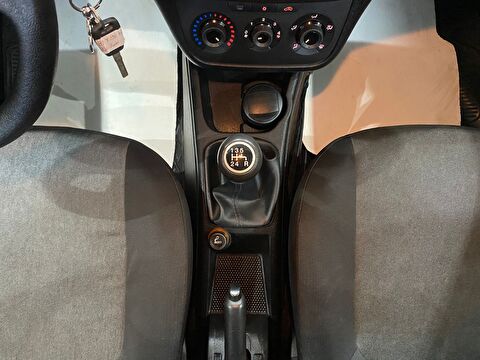 2014 Benzin Manuel Fiat Punto Beyaz Gürel Tasarım Aksesuar Otomotiv San. Tic. Ltd. Şti.