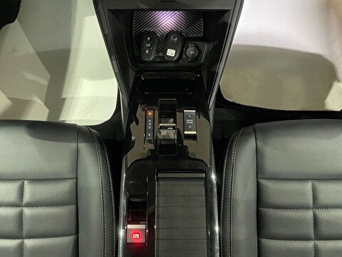 2025 Elektrik Otomatik Citroen e-C4 X Kırmızı Gürel Tasarım Aksesuar Otomotiv San. Tic. Ltd. Şti.