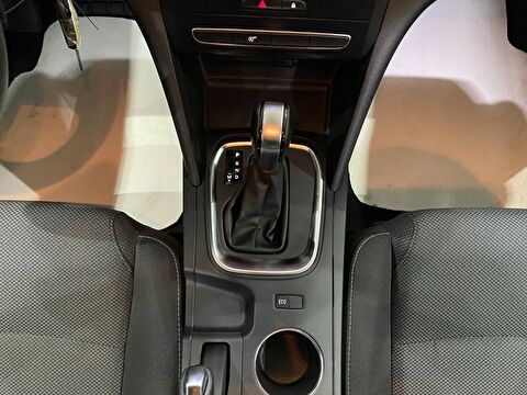 2022 Benzin Otomatik Renault Megane Beyaz Gürel Tasarım Aksesuar Otomotiv San. Tic. Ltd. Şti.