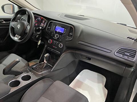 2022 Benzin Otomatik Renault Megane Beyaz Gürel Tasarım Aksesuar Otomotiv San. Tic. Ltd. Şti.