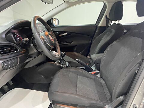 TaksitliOto.Net | 2.El Fiat Egea Cross 1.4 Fire Urban | Manuel & Benzin | Gri | İzmir.2el 2023 Benzin Manuel Fiat Egea Gri Gürel Tasarım Aksesuar Otomotiv San. Tic. Ltd. Şti.