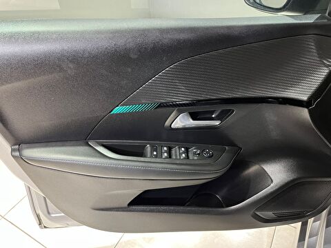 2021 Benzin Otomatik Peugeot 208 Gümüş Gri Gürel Tasarım Aksesuar Otomotiv San. Tic. Ltd. Şti.