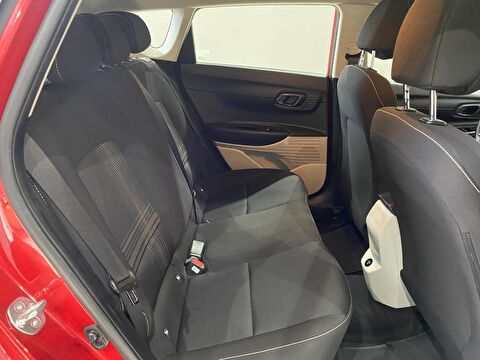 2024 Benzin Otomatik Hyundai Bayon Kırmızı Gürel Tasarım Aksesuar Otomotiv San. Tic. Ltd. Şti.