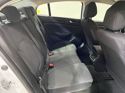 2022 Benzin Otomatik Renault Megane Beyaz Gürel Tasarım Aksesuar Otomotiv San. Tic. Ltd. Şti.