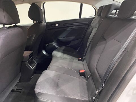 2022 Benzin Otomatik Renault Megane Beyaz Gürel Tasarım Aksesuar Otomotiv San. Tic. Ltd. Şti.