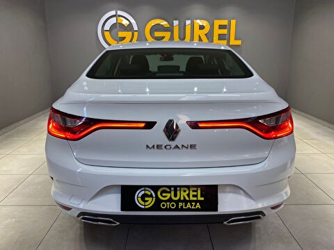 2022 Benzin Otomatik Renault Megane Beyaz Gürel Tasarım Aksesuar Otomotiv San. Tic. Ltd. Şti.