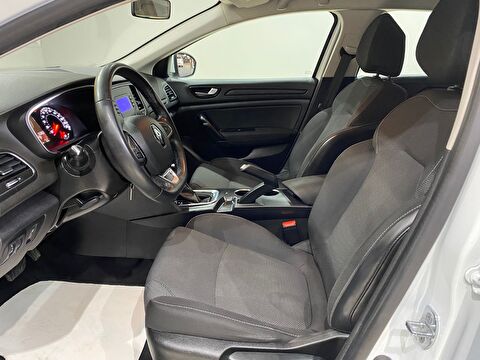 2022 Benzin Otomatik Renault Megane Beyaz Gürel Tasarım Aksesuar Otomotiv San. Tic. Ltd. Şti.