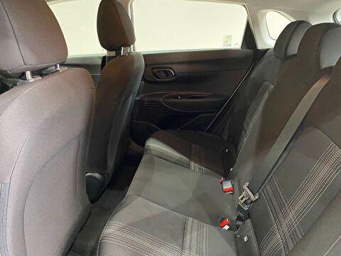 2022 Benzin Otomatik Hyundai i20 Beyaz Gürel Tasarım Aksesuar Otomotiv San. Tic. Ltd. Şti.