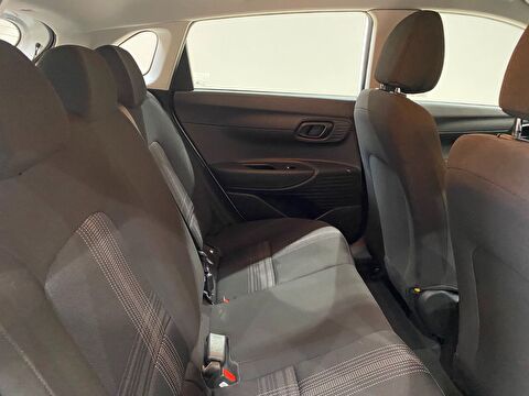 2022 Benzin Otomatik Hyundai i20 Beyaz Gürel Tasarım Aksesuar Otomotiv San. Tic. Ltd. Şti.