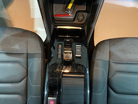 2024 Benzin Otomatik Citroen C4 X Siyah Gürel Tasarım Aksesuar Otomotiv San. Tic. Ltd. Şti.