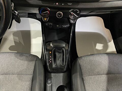 2023 Benzin Otomatik Kia Stonic Yeşil Gürel Tasarım Aksesuar Otomotiv San. Tic. Ltd. Şti.