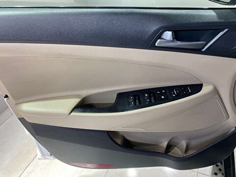 2016 Benzin Otomatik Hyundai Tucson Beyaz Gürel Tasarım Aksesuar Otomotiv San. Tic. Ltd. Şti.