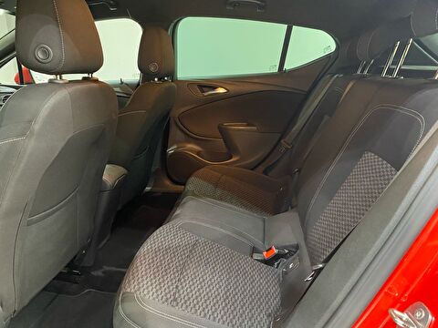 2017 Benzin Otomatik Opel Astra Kırmızı Gürel Tasarım Aksesuar Otomotiv San. Tic. Ltd. Şti.