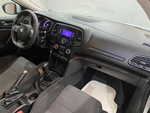 2018 Benzin Manuel Renault Megane Beyaz Gürel Tasarım Aksesuar Otomotiv San. Tic. Ltd. Şti.