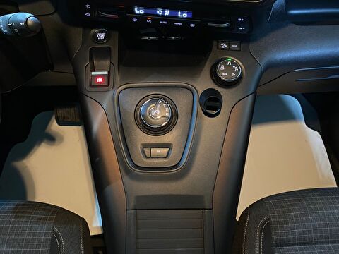 2023 Dizel Otomatik Peugeot Rifter Gri Gürel Tasarım Aksesuar Otomotiv San. Tic. Ltd. Şti.