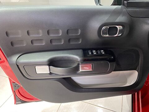 2023 Benzin Otomatik Citroen C3 Kırmızı Gürel Tasarım Aksesuar Otomotiv San. Tic. Ltd. Şti.