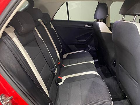 2020 Benzin Otomatik Volkswagen T-Roc Kırmızı Gürel Tasarım Aksesuar Otomotiv San. Tic. Ltd. Şti.