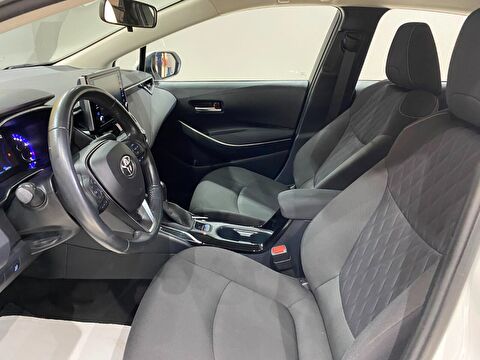 2022 Benzin Otomatik Toyota Corolla Beyaz Gürel Tasarım Aksesuar Otomotiv San. Tic. Ltd. Şti.