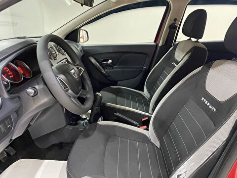 2017 Dizel Manuel Dacia Sandero Kırmızı Gürel Tasarım Aksesuar Otomotiv San. Tic. Ltd. Şti.