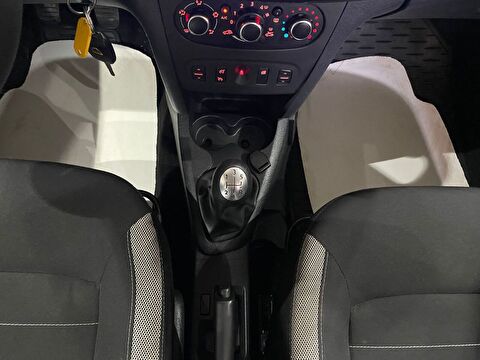 2017 Dizel Manuel Dacia Sandero Kırmızı Gürel Tasarım Aksesuar Otomotiv San. Tic. Ltd. Şti.