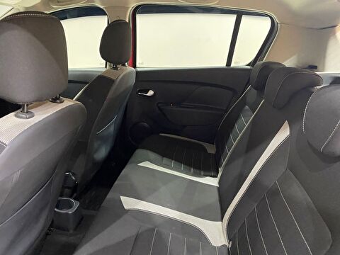 2017 Dizel Manuel Dacia Sandero Kırmızı Gürel Tasarım Aksesuar Otomotiv San. Tic. Ltd. Şti.