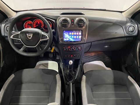 2017 Dizel Manuel Dacia Sandero Kırmızı Gürel Tasarım Aksesuar Otomotiv San. Tic. Ltd. Şti.