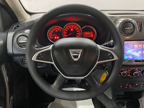 2017 Dizel Manuel Dacia Sandero Kırmızı Gürel Tasarım Aksesuar Otomotiv San. Tic. Ltd. Şti.