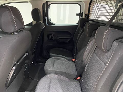 2025 Dizel Otomatik Peugeot Rifter Beyaz Gürel Tasarım Aksesuar Otomotiv San. Tic. Ltd. Şti.