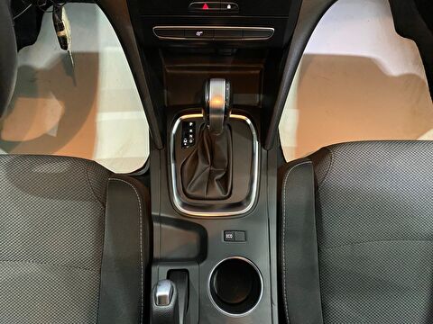 2022 Benzin Otomatik Renault Megane Beyaz Gürel Tasarım Aksesuar Otomotiv San. Tic. Ltd. Şti.