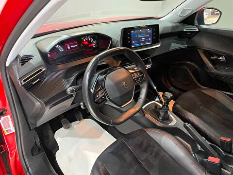 2021 Benzin Manuel Peugeot 2008 Kırmızı Gürel Tasarım Aksesuar Otomotiv San. Tic. Ltd. Şti.
