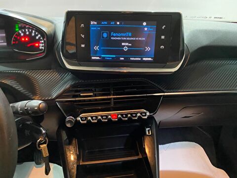 2021 Benzin Manuel Peugeot 2008 Kırmızı Gürel Tasarım Aksesuar Otomotiv San. Tic. Ltd. Şti.