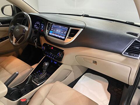 2016 Benzin Otomatik Hyundai Tucson Gri Gürel Tasarım Aksesuar Otomotiv San. Tic. Ltd. Şti.