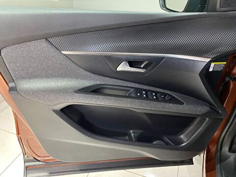2020 Benzin Otomatik Peugeot 3008 Turuncu Gürel Tasarım Aksesuar Otomotiv San. Tic. Ltd. Şti.