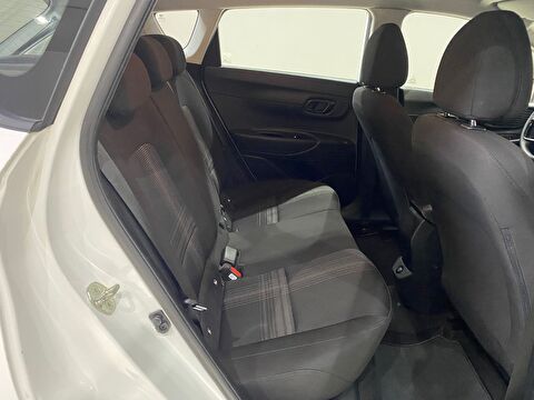 TaksitliOto.Net | 2.El Hyundai Bayon SUV 1.4 MPI Jump | Manuel & Benzin | Beyaz | İzmir.2el 2022 Benzin Manuel Hyundai Bayon Beyaz Gürel Tasarım Aksesuar Otomotiv San. Tic. Ltd. Şti.