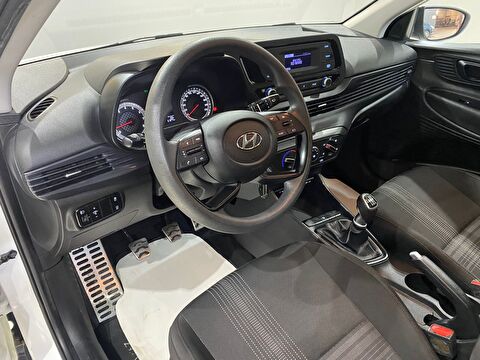 TaksitliOto.Net | 2.El Hyundai Bayon SUV 1.4 MPI Jump | Manuel & Benzin | Beyaz | İzmir.2el 2022 Benzin Manuel Hyundai Bayon Beyaz Gürel Tasarım Aksesuar Otomotiv San. Tic. Ltd. Şti.