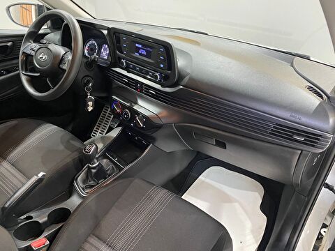 TaksitliOto.Net | 2.El Hyundai Bayon SUV 1.4 MPI Jump | Manuel & Benzin | Beyaz | İzmir.2el 2022 Benzin Manuel Hyundai Bayon Beyaz Gürel Tasarım Aksesuar Otomotiv San. Tic. Ltd. Şti.