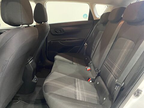 TaksitliOto.Net | 2.El Hyundai Bayon SUV 1.4 MPI Jump | Manuel & Benzin | Beyaz | İzmir.2el 2022 Benzin Manuel Hyundai Bayon Beyaz Gürel Tasarım Aksesuar Otomotiv San. Tic. Ltd. Şti.