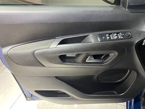 2022 Dizel Otomatik Opel Combo Lacivert Gürel Tasarım Aksesuar Otomotiv San. Tic. Ltd. Şti.