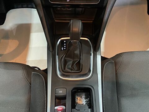 2023 Benzin Otomatik Renault Megane Beyaz Gürel Tasarım Aksesuar Otomotiv San. Tic. Ltd. Şti.
