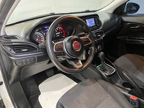 TaksitliOto.Net | 2.El Fiat Egea Sedan 1.6 MultiJet Easy DCT | Otomatik & Dizel | Beyaz | İzmir.2el 2022 Dizel Otomatik Fiat Egea Beyaz Gürel Tasarım Aksesuar Otomotiv San. Tic. Ltd. Şti.
