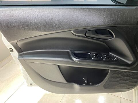 TaksitliOto.Net | 2.El Fiat Egea Sedan 1.6 MultiJet Easy DCT | Otomatik & Dizel | Beyaz | İzmir.2el 2022 Dizel Otomatik Fiat Egea Beyaz Gürel Tasarım Aksesuar Otomotiv San. Tic. Ltd. Şti.