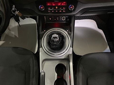 2015 Benzin Manuel Kia Sportage Beyaz Gürel Tasarım Aksesuar Otomotiv San. Tic. Ltd. Şti.