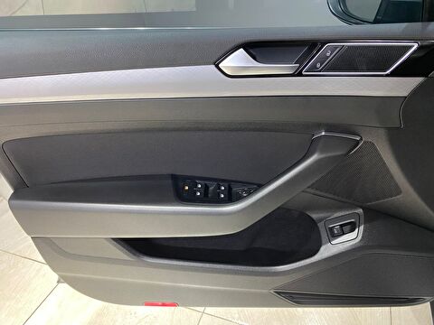 2023 Benzin Otomatik Volkswagen Passat Gri Gürel Tasarım Aksesuar Otomotiv San. Tic. Ltd. Şti.