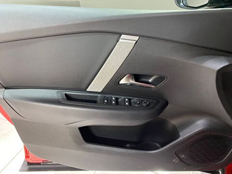 2024 Benzin Otomatik Citroen C4 X Kırmızı Gürel Tasarım Aksesuar Otomotiv San. Tic. Ltd. Şti.