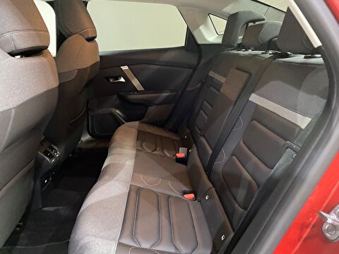 2024 Benzin Otomatik Citroen C4 X Kırmızı Gürel Tasarım Aksesuar Otomotiv San. Tic. Ltd. Şti.