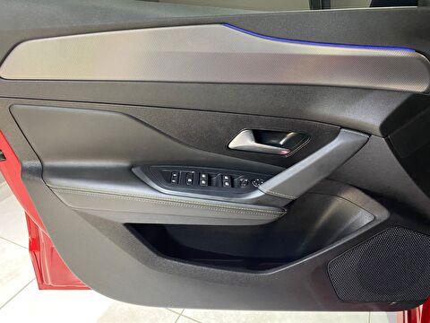 2023 Benzin Otomatik Peugeot 308 Kırmızı Gürel Tasarım Aksesuar Otomotiv San. Tic. Ltd. Şti.