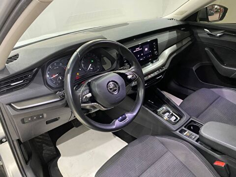 2022 MHEV Otomatik Skoda Octavia Gri Gürel Tasarım Aksesuar Otomotiv San. Tic. Ltd. Şti.