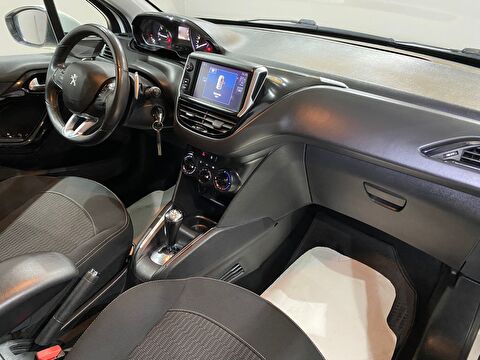 2017 Benzin Otomatik Peugeot 208 Beyaz Gürel Tasarım Aksesuar Otomotiv San. Tic. Ltd. Şti.